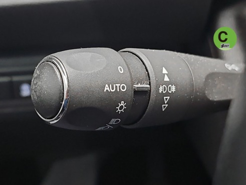 Peugeot 308 1.2 PureTech S&S Access 81 kW (110 CV) - 25