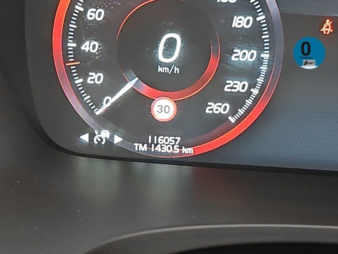 55cb343a-63f8-165d-cf25-7b69f5af41c0_original Volvo V90 T8 Momentum AWD Auto 287 kW (390 CV) - 17