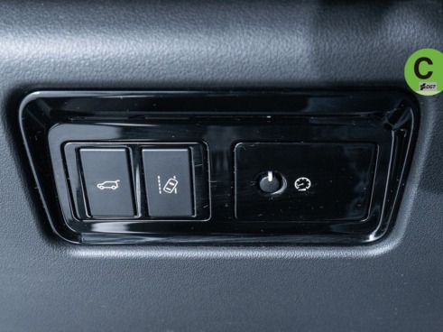 a789fd30-021c-b546-89e1-dc18e24b7186_original Jaguar F-Pace 2.0L i4D Prestige AWD Auto 177 kW (240 CV) - 35