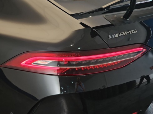 0cc91088-4f27-4bab-8fd2-d0b121f84bcb_original Mercedes AMG-GT 43 4 MATIC - 13